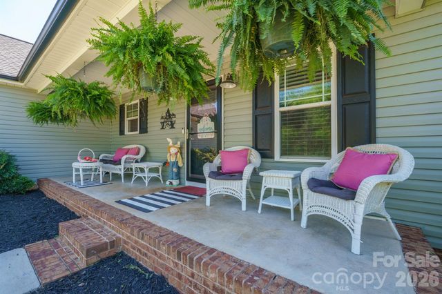 3923 Ritchie Road, Lincolnton, NC 28092