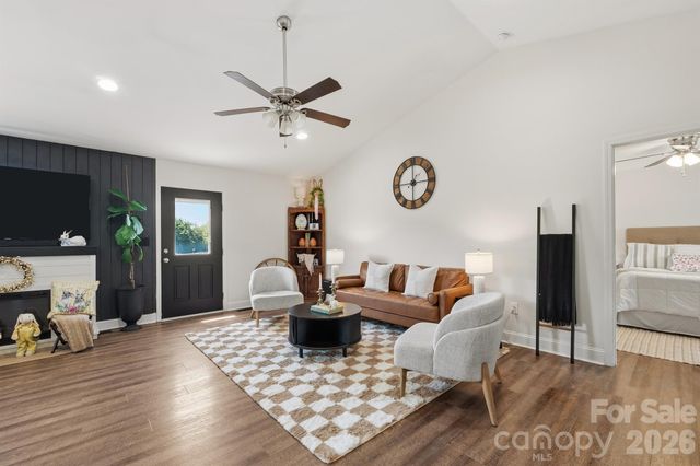 3923 Ritchie Road, Lincolnton, NC 28092