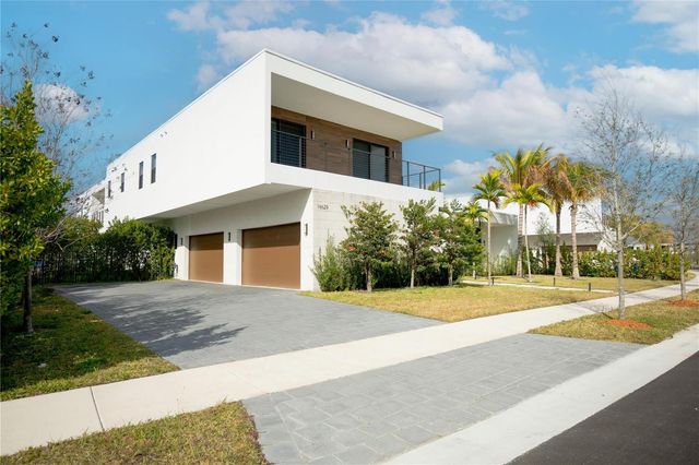 16629 N Botaniko Drive, Weston, FL 33326