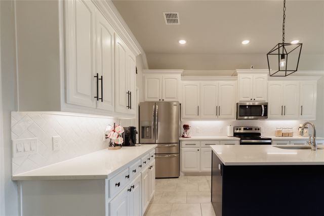 161 Windy Glen Drive, Decatur, TX 76234