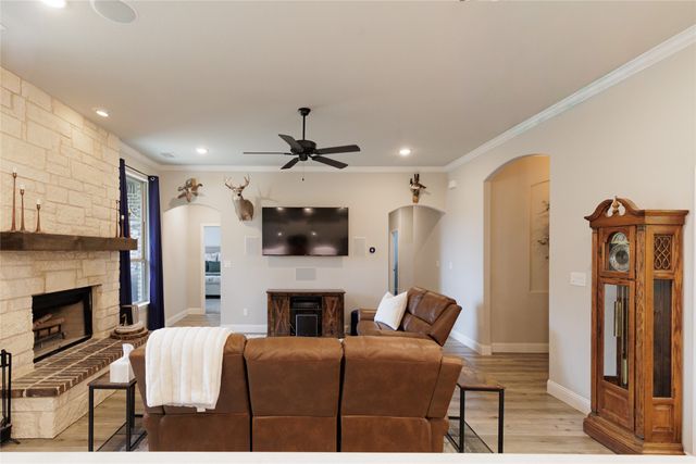 161 Windy Glen Drive, Decatur, TX 76234