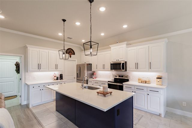 161 Windy Glen Drive, Decatur, TX 76234