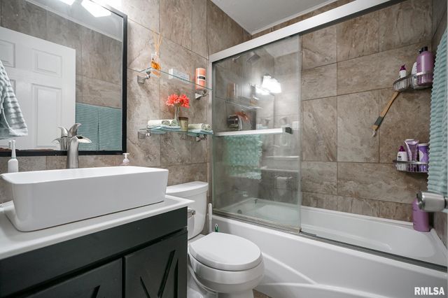 429 W LAKEWOOD Avenue, Peoria, IL 61614