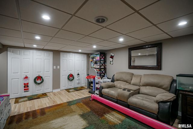 429 W LAKEWOOD Avenue, Peoria, IL 61614