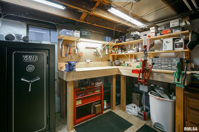 429 W LAKEWOOD Avenue, Peoria, IL 61614