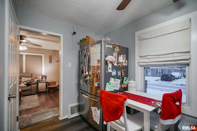 429 W LAKEWOOD Avenue, Peoria, IL 61614