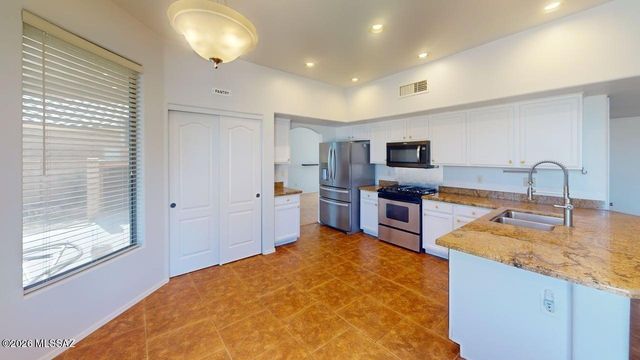 3923 S Amber Rock Avenue, Tucson, AZ 85735