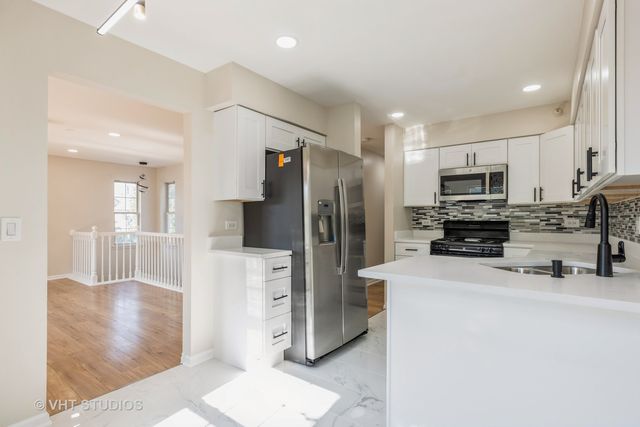 1828 Oslo Court, Mundelein, IL 60060