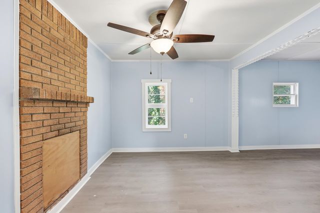 311 Barnes St, Mullins, SC 29574