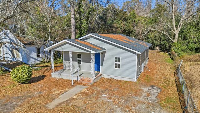 311 Barnes St, Mullins, SC 29574