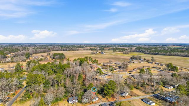 311 Barnes St, Mullins, SC 29574