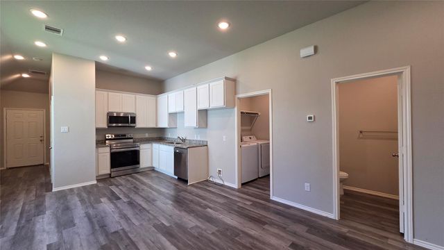 233 Ridgeside, Montgomery, TX 77316