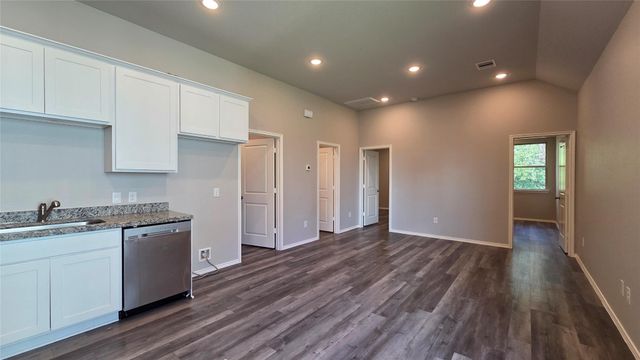 233 Ridgeside, Montgomery, TX 77316