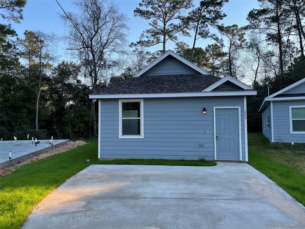 233 Ridgeside, Montgomery, TX 77316