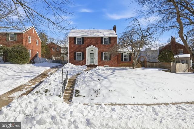 1135 N POWHATAN ST N, Arlington, VA 22205