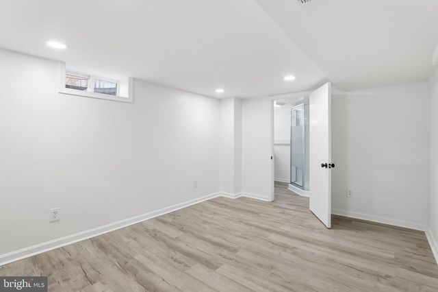 1135 N POWHATAN ST N, Arlington, VA 22205