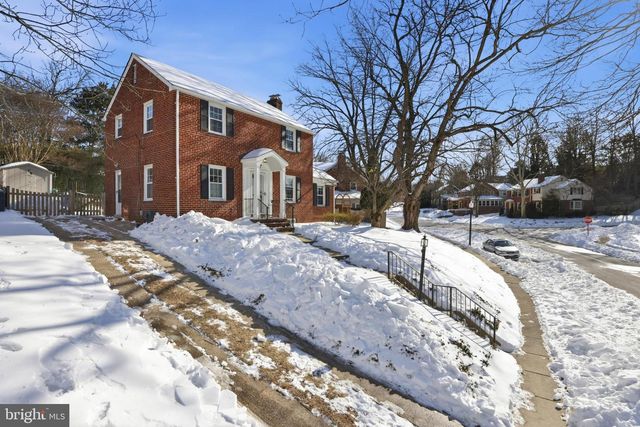 1135 N POWHATAN ST N, Arlington, VA 22205