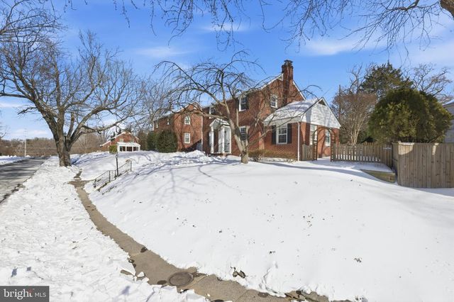 1135 N POWHATAN ST N, Arlington, VA 22205