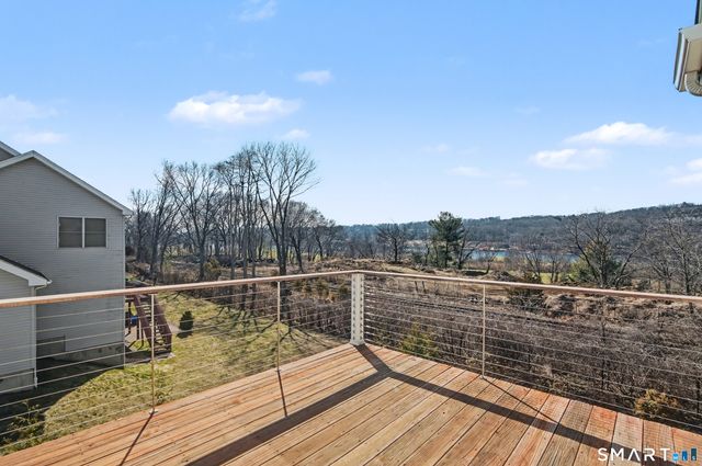 89 Masters Lane, Milford, CT 06461