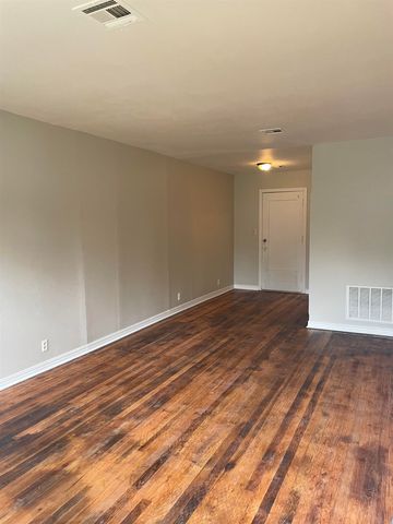 1316 S Richmond Ave, Wichita, KS 67213