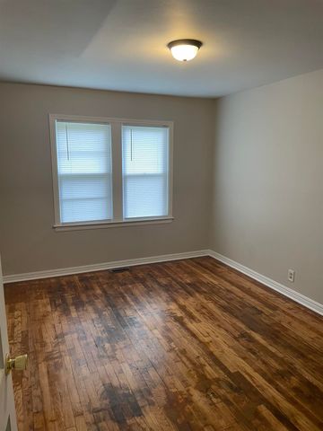 1316 S Richmond Ave, Wichita, KS 67213