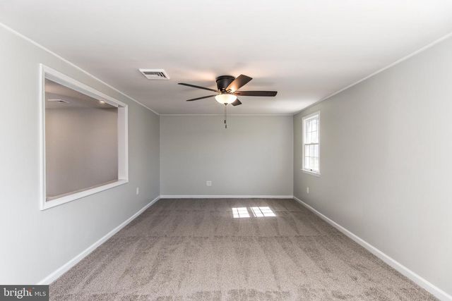 30 PRIMROSE LN, Levittown, PA 19054