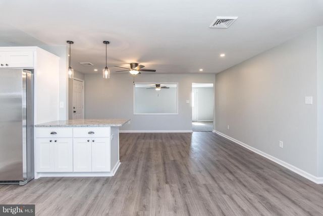 30 PRIMROSE LN, Levittown, PA 19054