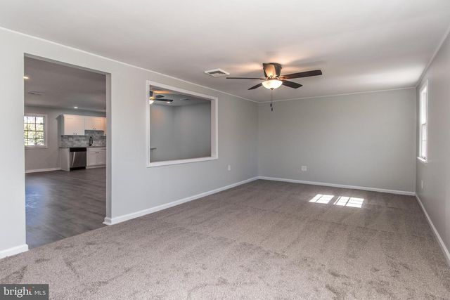 30 PRIMROSE LN, Levittown, PA 19054