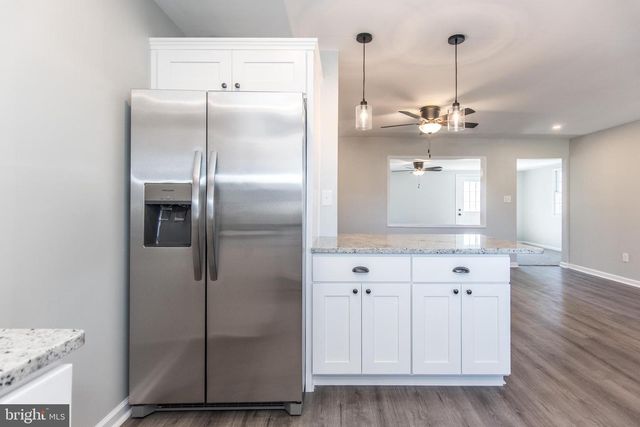 30 PRIMROSE LN, Levittown, PA 19054