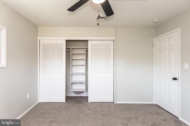30 PRIMROSE LN, Levittown, PA 19054