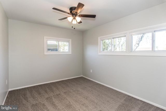 30 PRIMROSE LN, Levittown, PA 19054