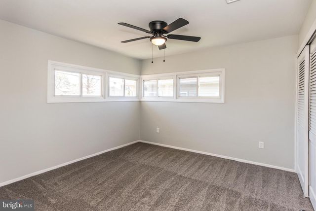 30 PRIMROSE LN, Levittown, PA 19054