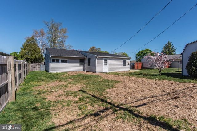 30 PRIMROSE LN, Levittown, PA 19054