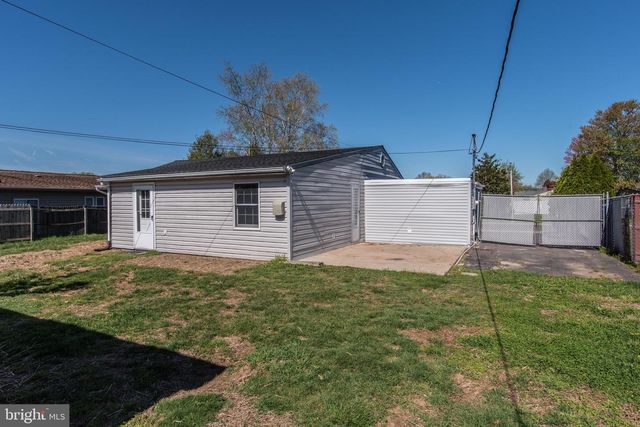 30 PRIMROSE LN, Levittown, PA 19054