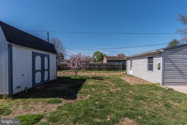 30 PRIMROSE LN, Levittown, PA 19054