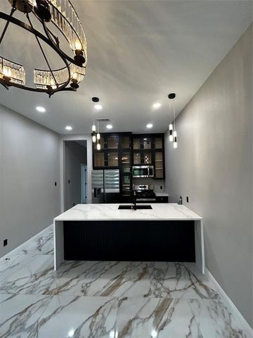 5108 Sunbeam Street, Houston, TX 77033