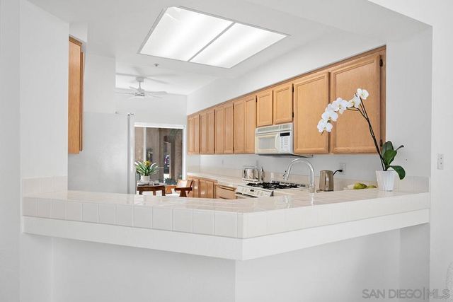 11382 Via Rancho San Diego D, El Cajon, CA 92019