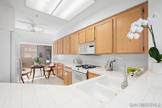 11382 Via Rancho San Diego D, El Cajon, CA 92019