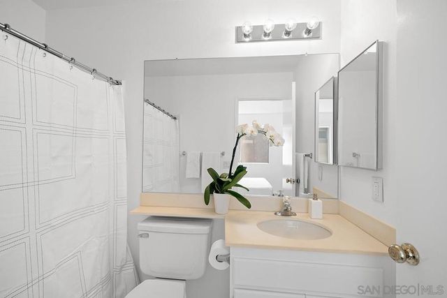 11382 Via Rancho San Diego D, El Cajon, CA 92019