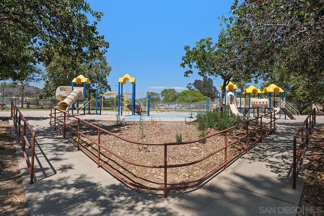 11382 Via Rancho San Diego D, El Cajon, CA 92019