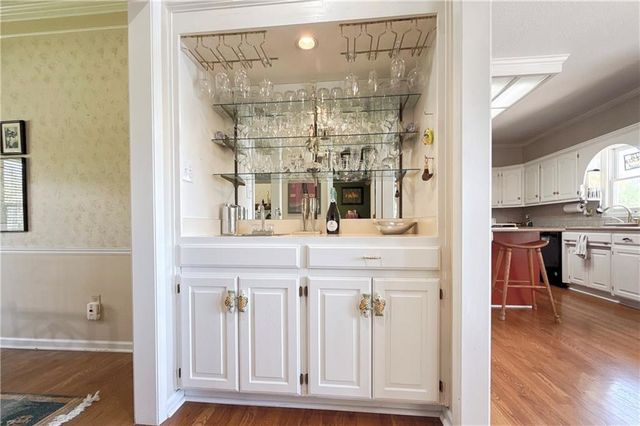 328 Warrington Court, Lee's Summit, MO 64064