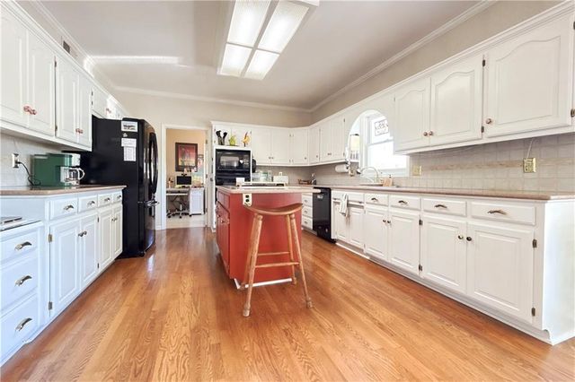 328 Warrington Court, Lee's Summit, MO 64064
