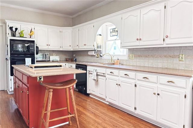 328 Warrington Court, Lee's Summit, MO 64064