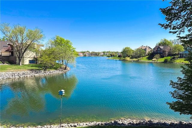 328 Warrington Court, Lee's Summit, MO 64064