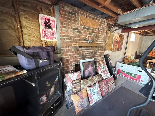 328 Warrington Court, Lee's Summit, MO 64064
