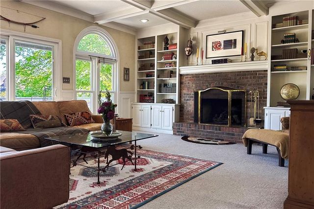 328 Warrington Court, Lee's Summit, MO 64064