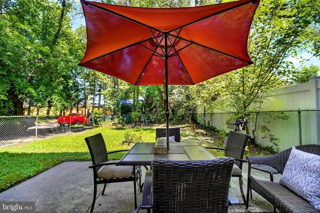 101 LAUREBA AVE, Stratford, NJ 08084