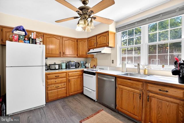 101 LAUREBA AVE, Stratford, NJ 08084