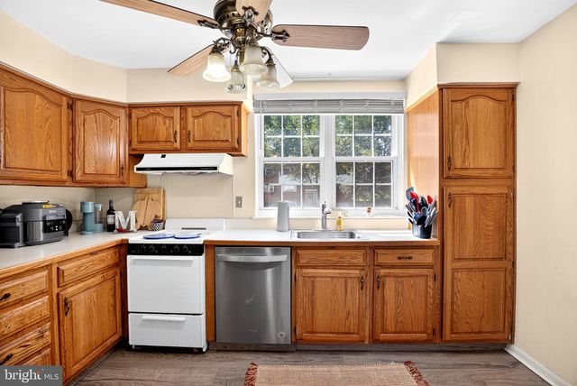 101 LAUREBA AVE, Stratford, NJ 08084