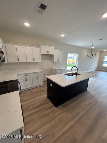 6039 Hickory Point Drive, Walls, MS 38680
